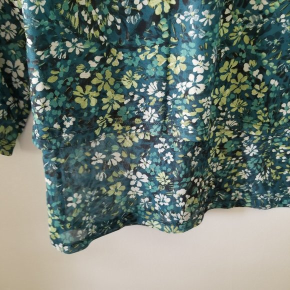 Emaline Woman V Neck Green Floral Lined Flowy Lightweight Sheer Sleeves Top 2X - Picture 3 of 8